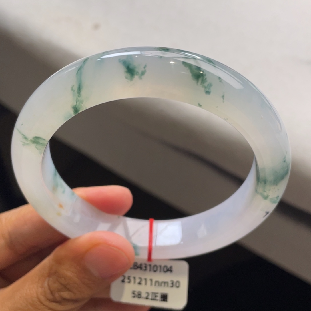 翡翠未镶嵌手镯冰胶飘花手镯（上新）