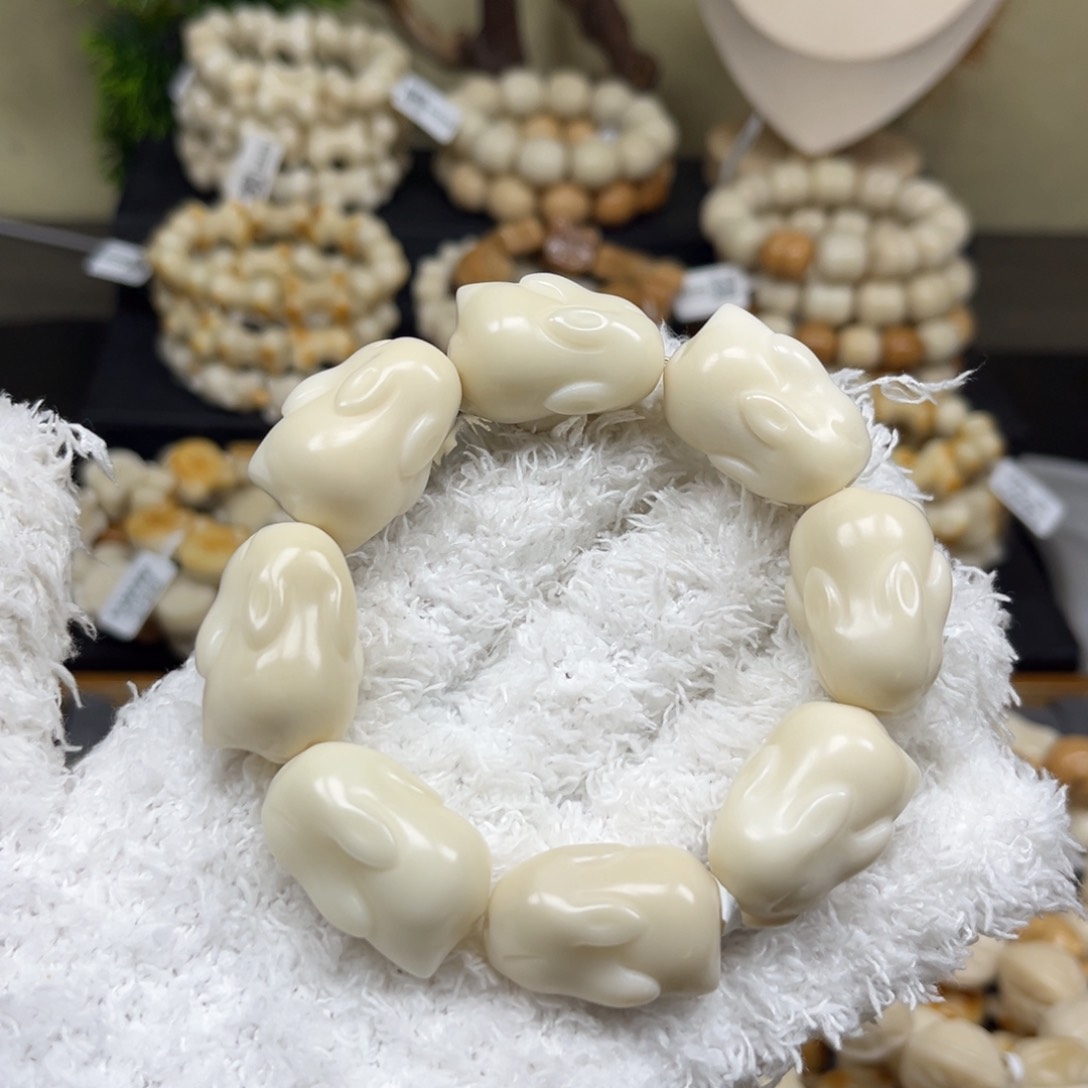 菩提根/象牙果吊坠2.16.17趴趴兔