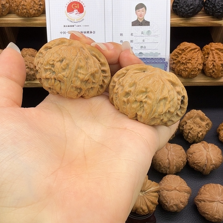 文玩核桃把件45全品飞碟磨盘宫灯收藏H9123