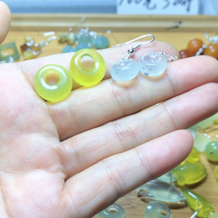 【闪购商品】蛇纹石玉耳环未镶嵌༄****