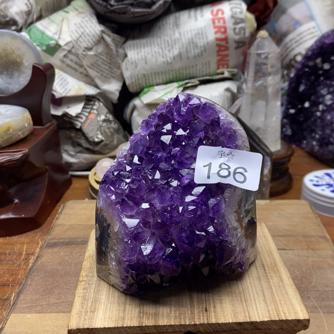 紫晶天然水晶摆件未镶嵌
