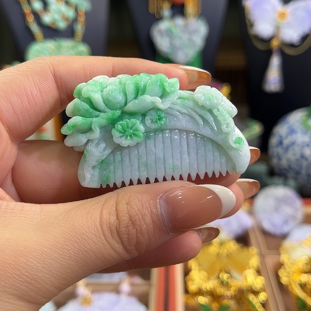 翡翠未镶嵌吊坠(赠链)炸