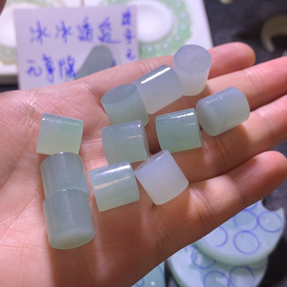 未镶嵌定制翡翠深夜大漏，高糯化单珠300一颗，多买再降价
