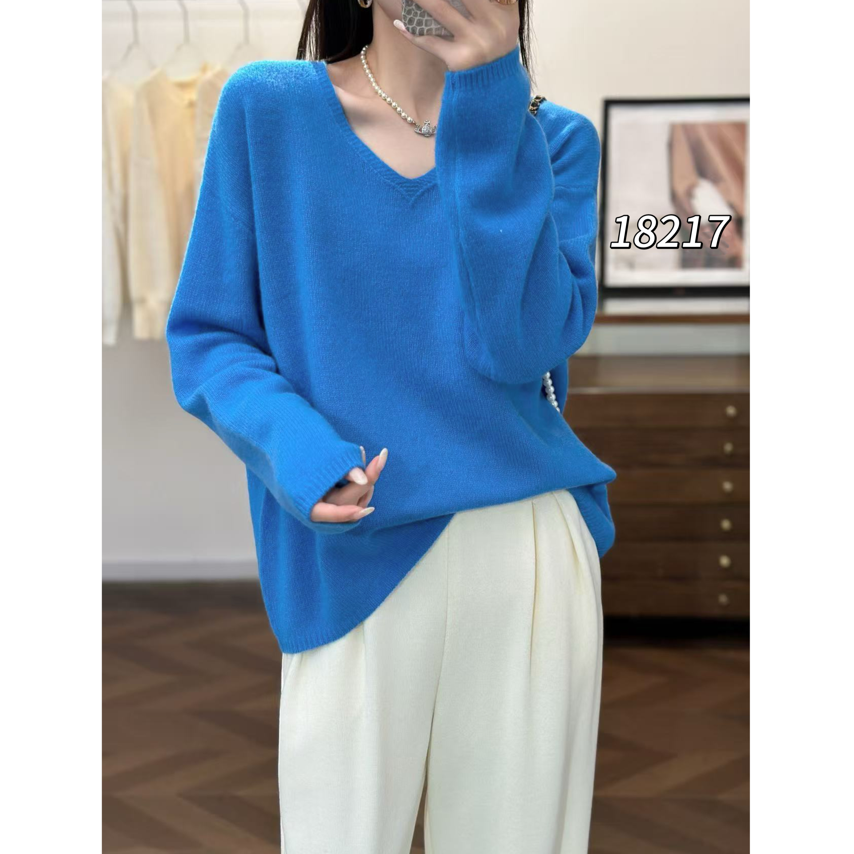 18217（部分无水洗唛介意慎拍）CHUXUN鸡心领后背虾条设计针织衫