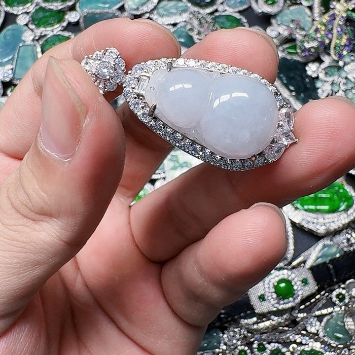 翡翠颈饰未镶嵌梦****店天然A货翡翠放漏