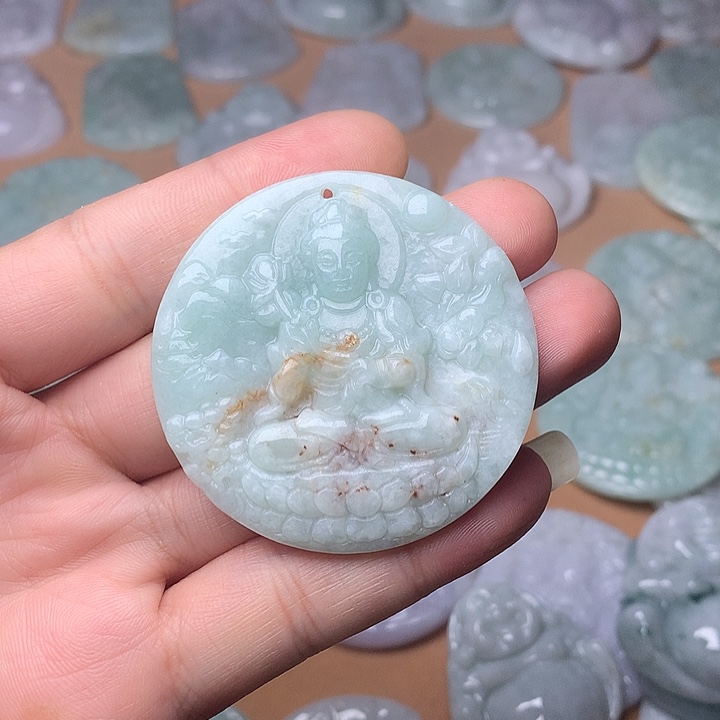 翡翠未镶嵌颈饰大势至