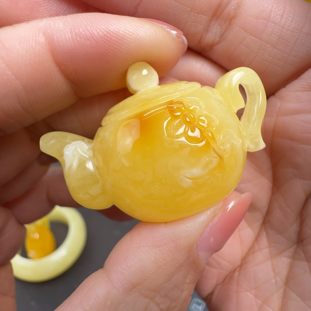 蜜蜡未镶嵌珠宝奇石