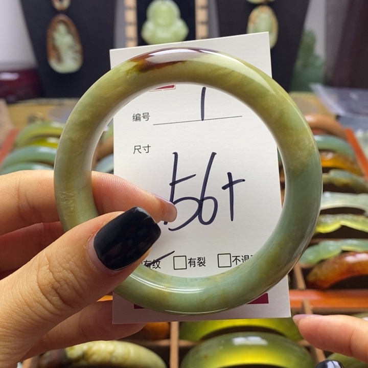 蛇纹石玉手镯未镶嵌