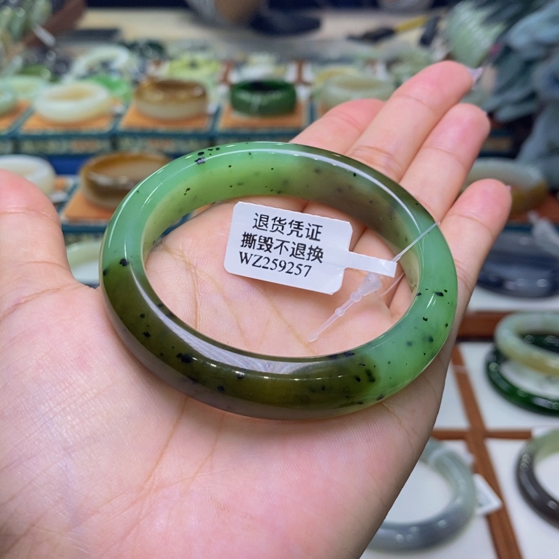 和田玉未镶嵌手镯和田玉乌兰海苹果绿5455