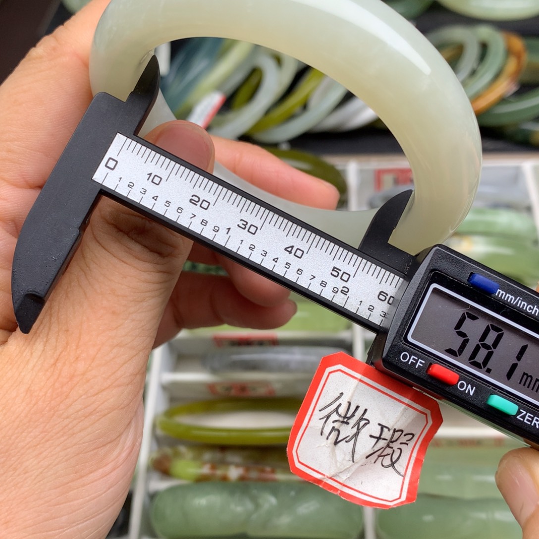 未镶嵌蛇纹石玉手镯505
