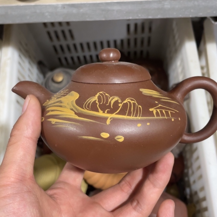 紫砂茶壶老厂紫砂壶一件。