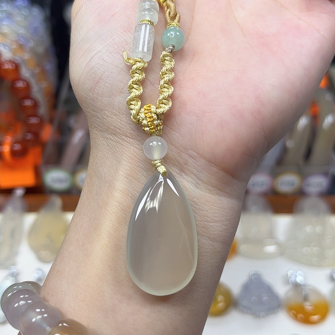 玛瑙/玉髓颈饰未镶嵌