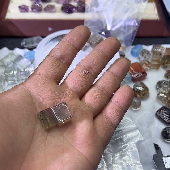 未镶嵌珠宝半成品水晶?***子4号