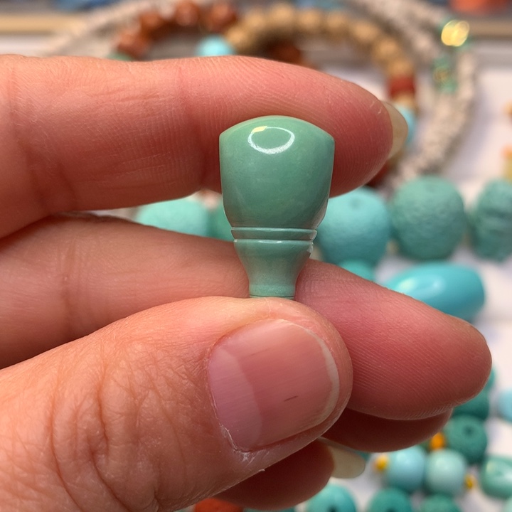 绿松石未镶嵌颈饰