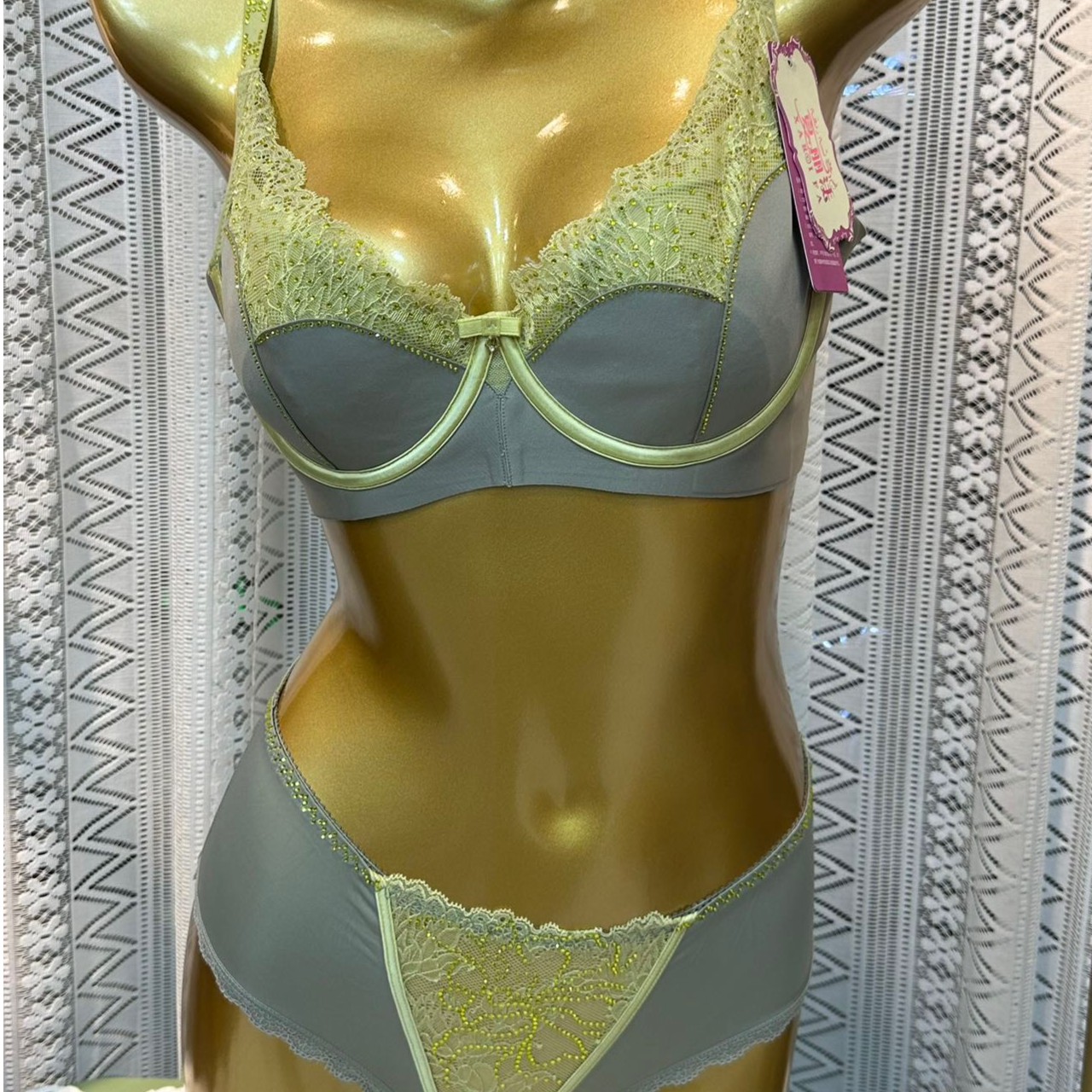 xarifa文胸套装薄款烫钻性感舒适聚拢无钢圈8138