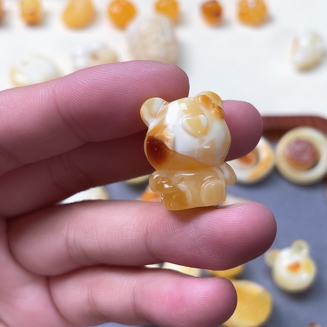 琥珀珠宝奇石未镶嵌