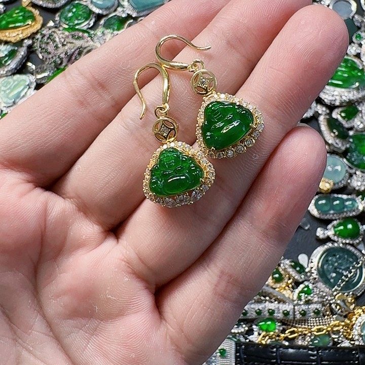 翡翠颈饰未镶嵌天然A货翡翠放漏