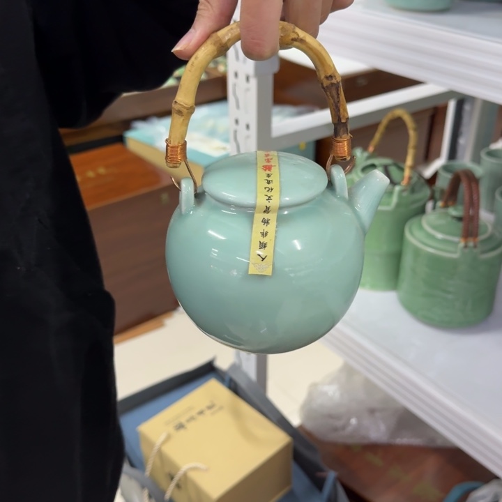 龙泉青瓷茶具微瑕6088