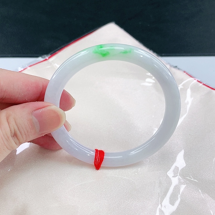 翡翠未镶嵌手镯圈58。04091