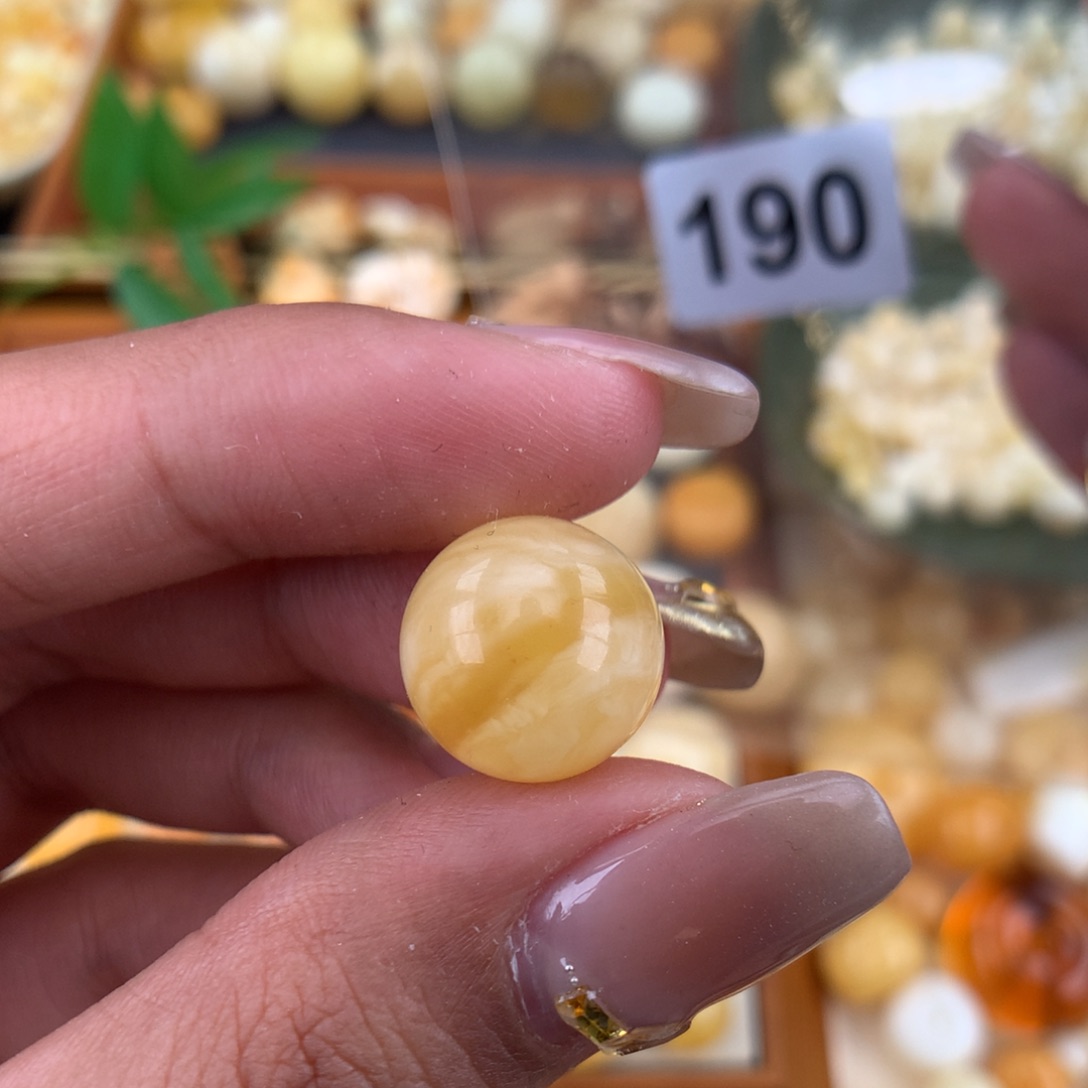 琥珀珠宝奇石未镶嵌13.6