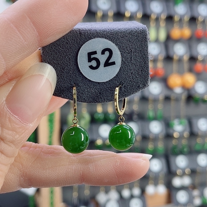 18K金镶嵌和田玉耳饰