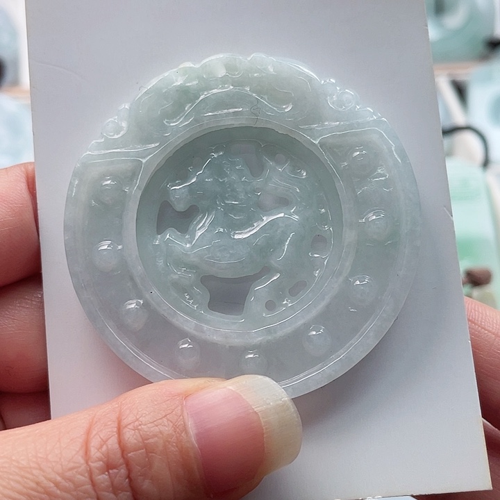 翡翠颈饰未镶嵌翡翠商品链接