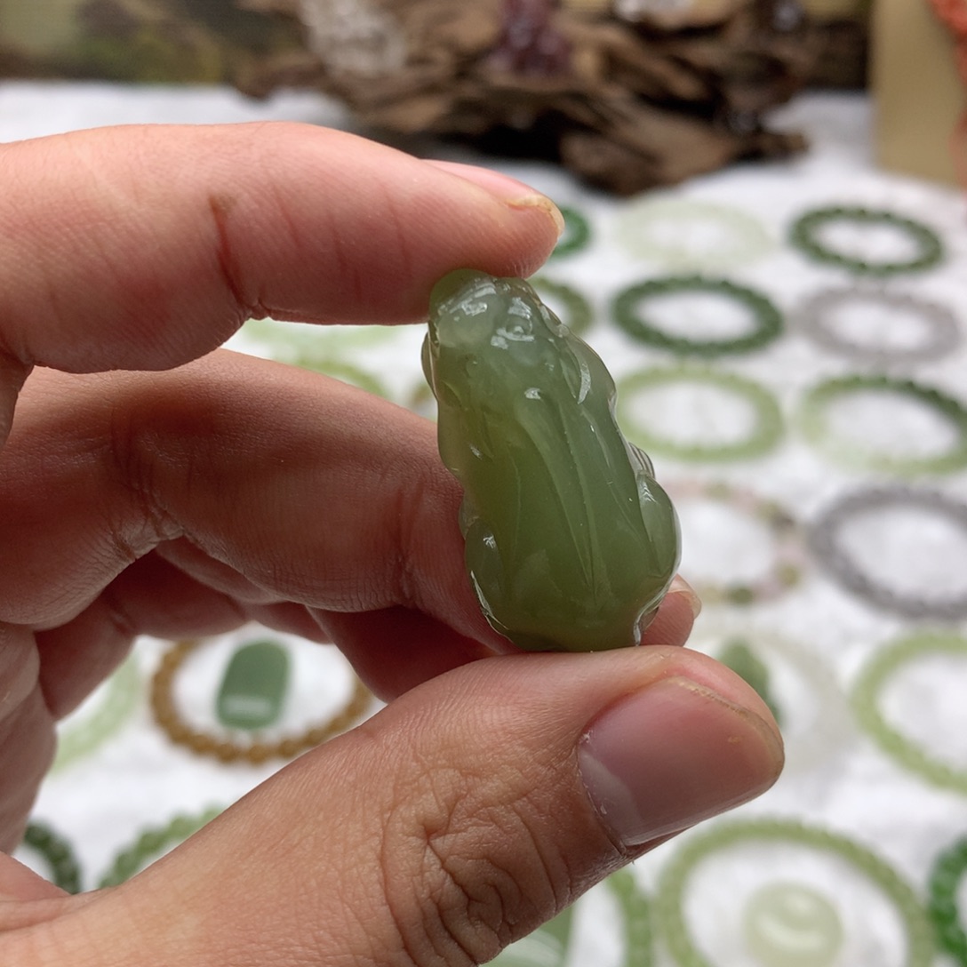 和田玉未镶嵌吊坠(赠链)冰湖水绿貔貅