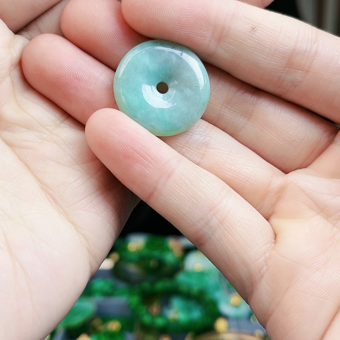 翡翠颈饰未镶嵌吊坠