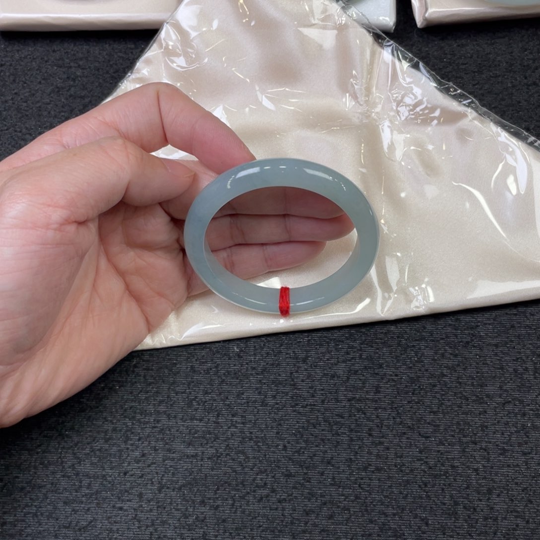 翡翠手镯未镶嵌51.7正圈