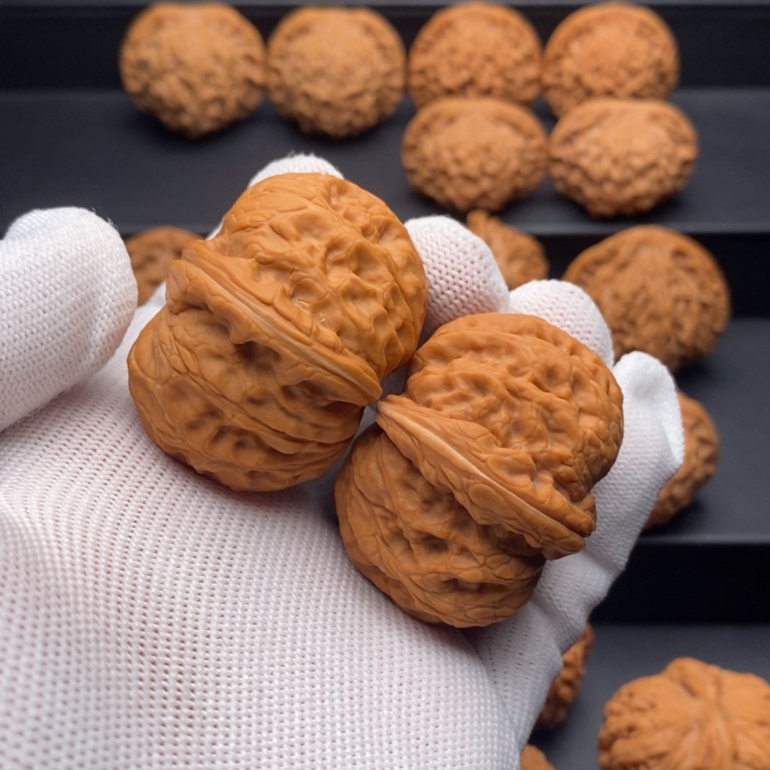 文玩核桃把件墨*丶平谷元宝