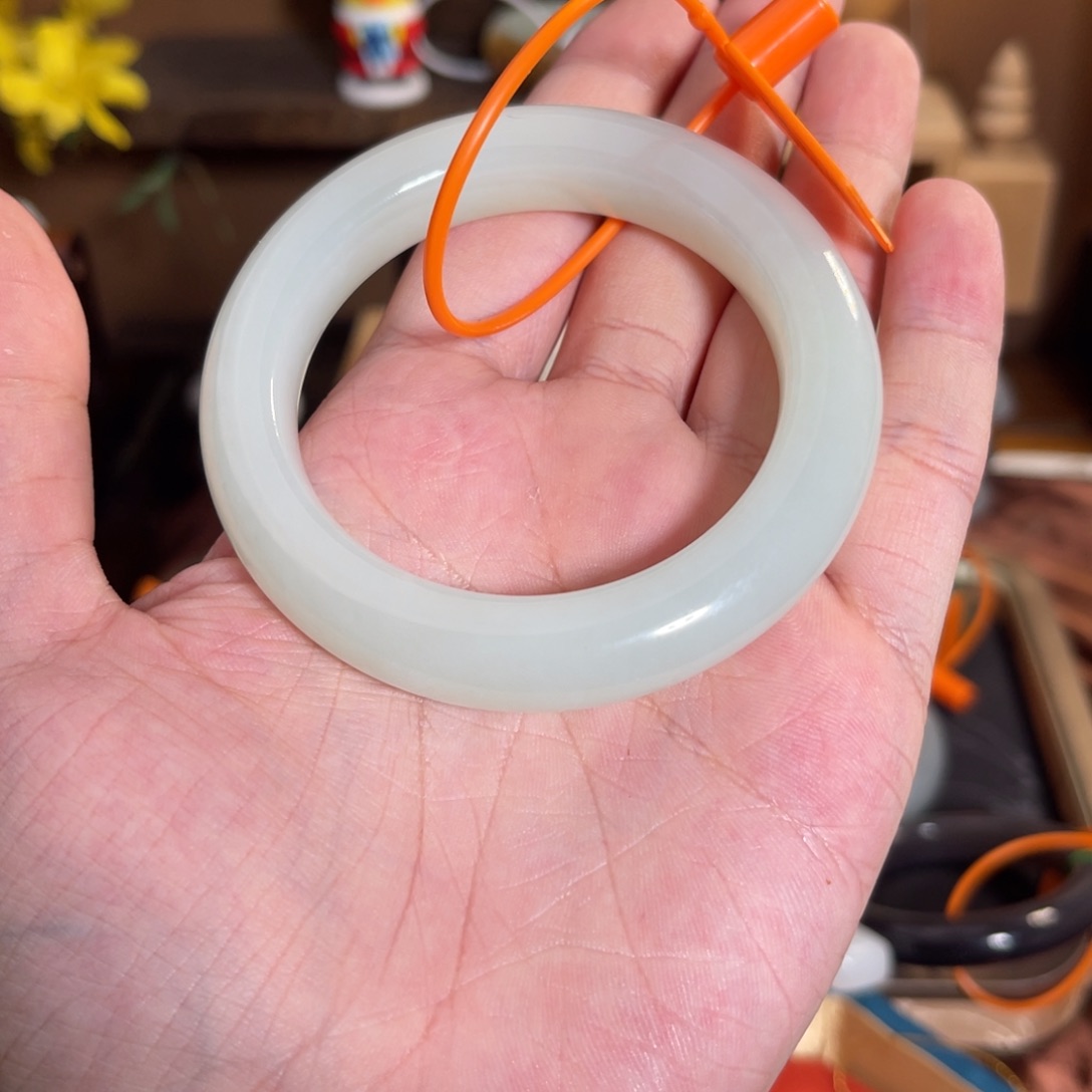 和田玉手镯未镶嵌z***j