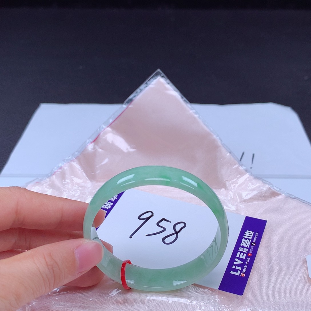 翡翠手镯未镶嵌手镯001265