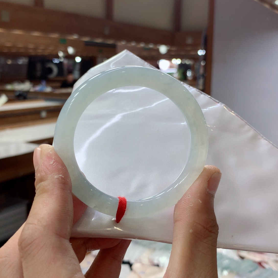 摇***摇翡翠未镶嵌手镯翡翠