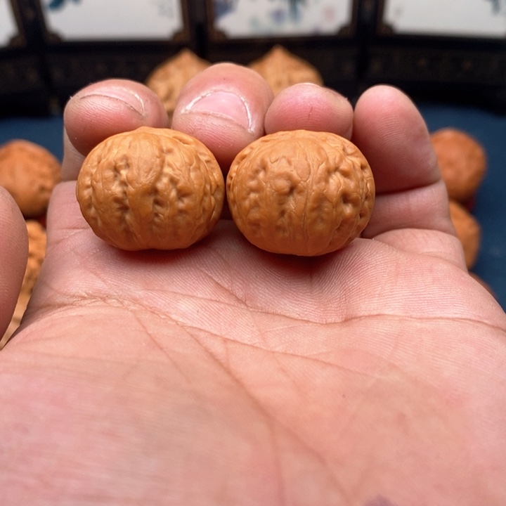 文玩核桃把件玉石方尊