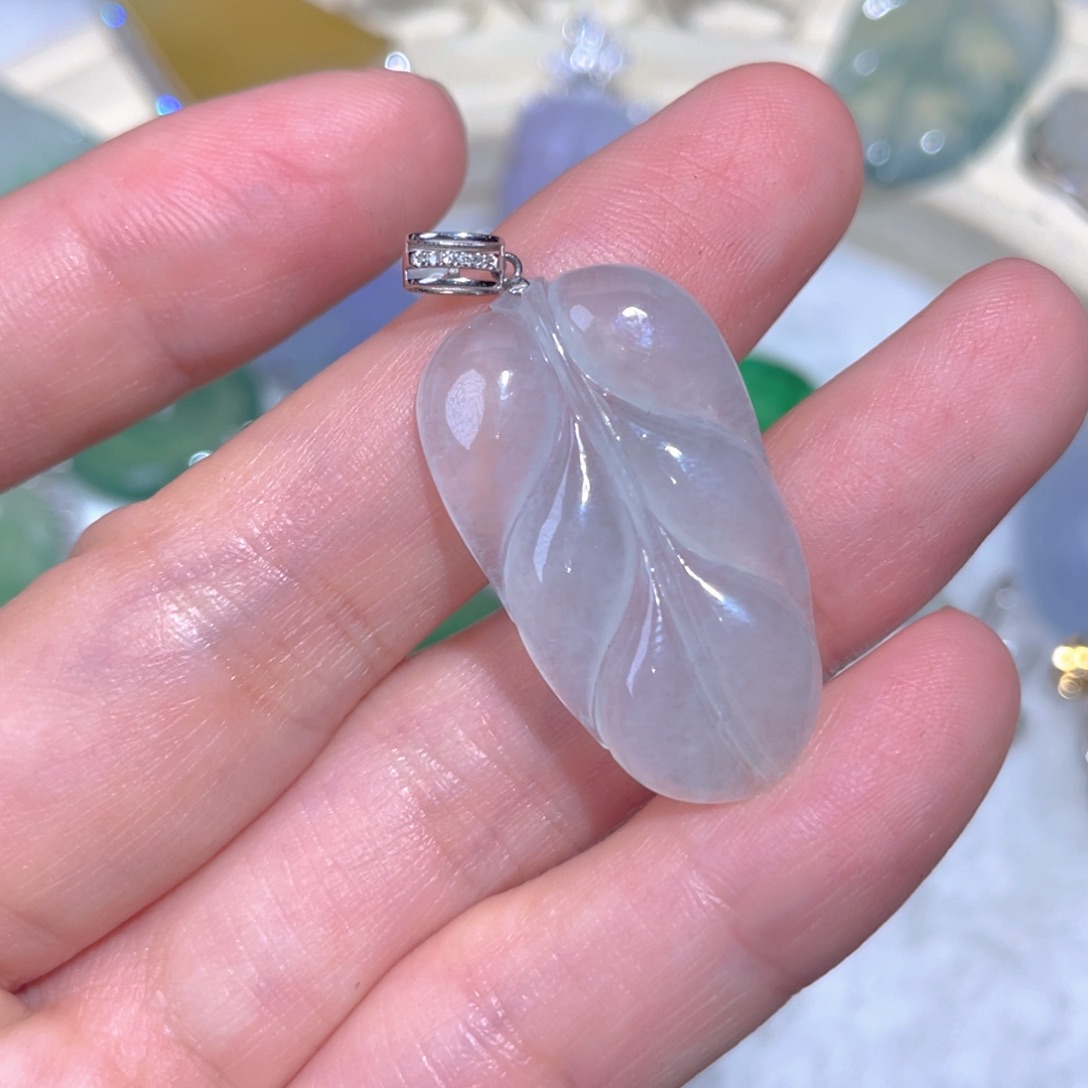 翡翠颈饰18K金镶嵌翡翠