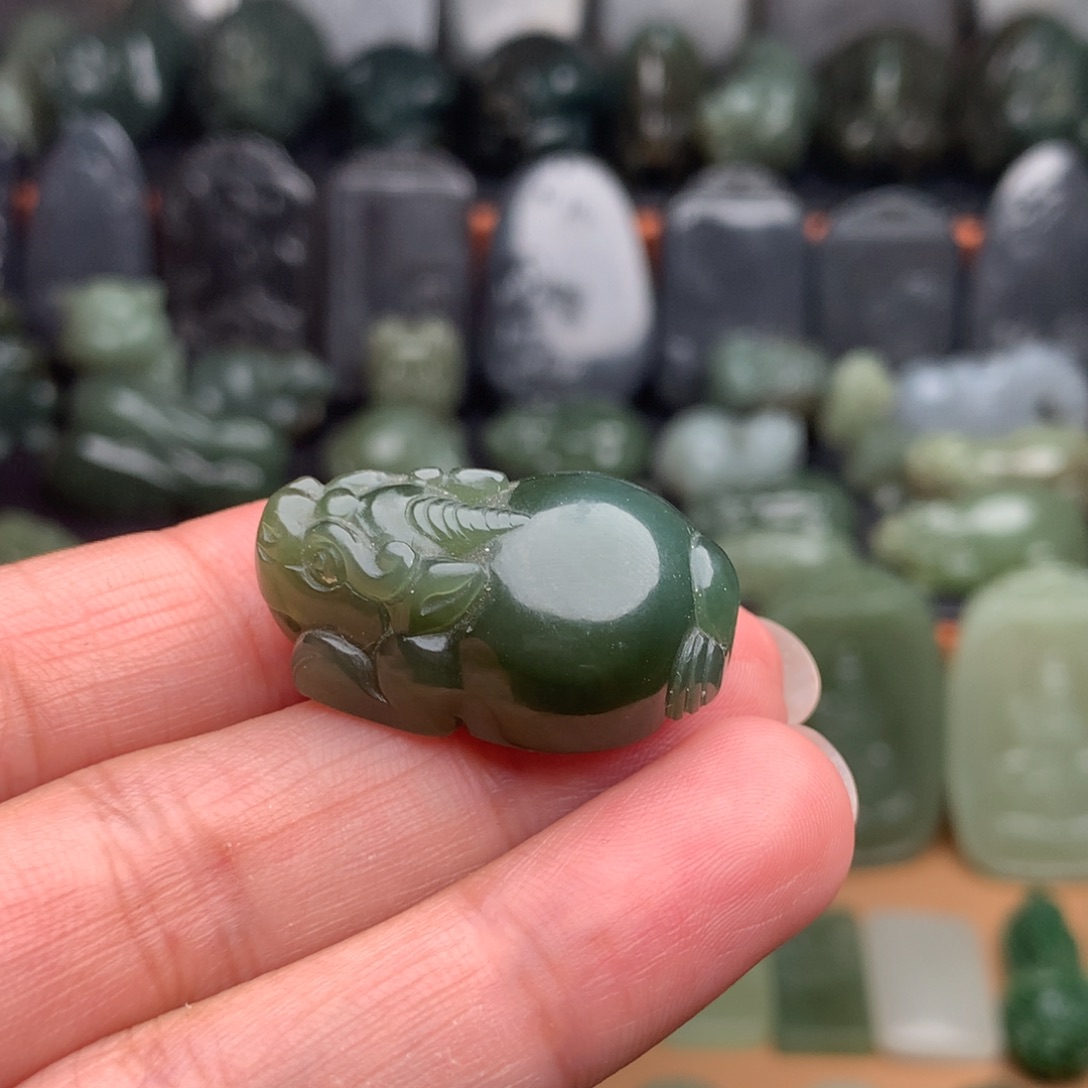 颈饰未镶嵌和田玉挂件68