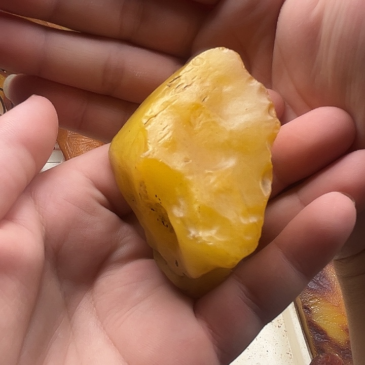徐***徐定制琥珀未镶嵌纯天然蜜蜡吊坠