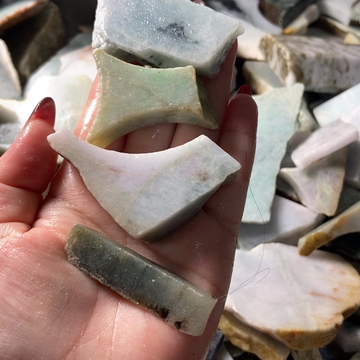 翡翠颈饰未镶嵌天然翡翠