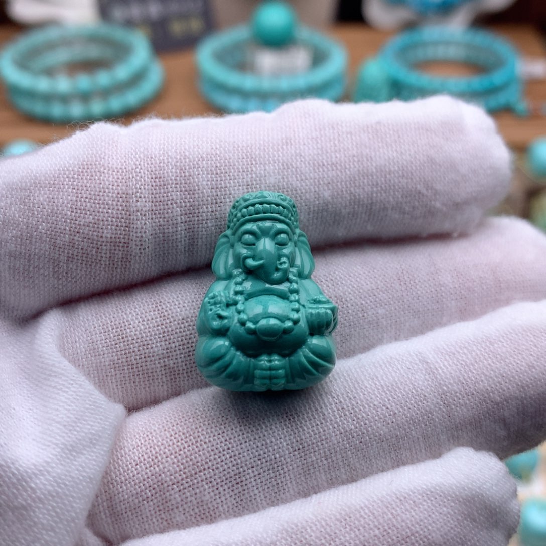 绿松石未镶嵌珠宝奇石