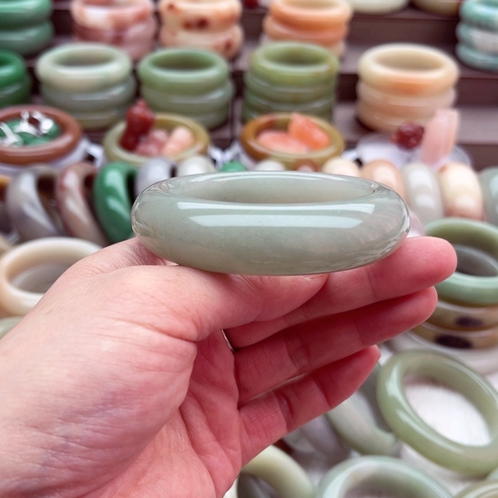 石英质玉合金手镯芸**