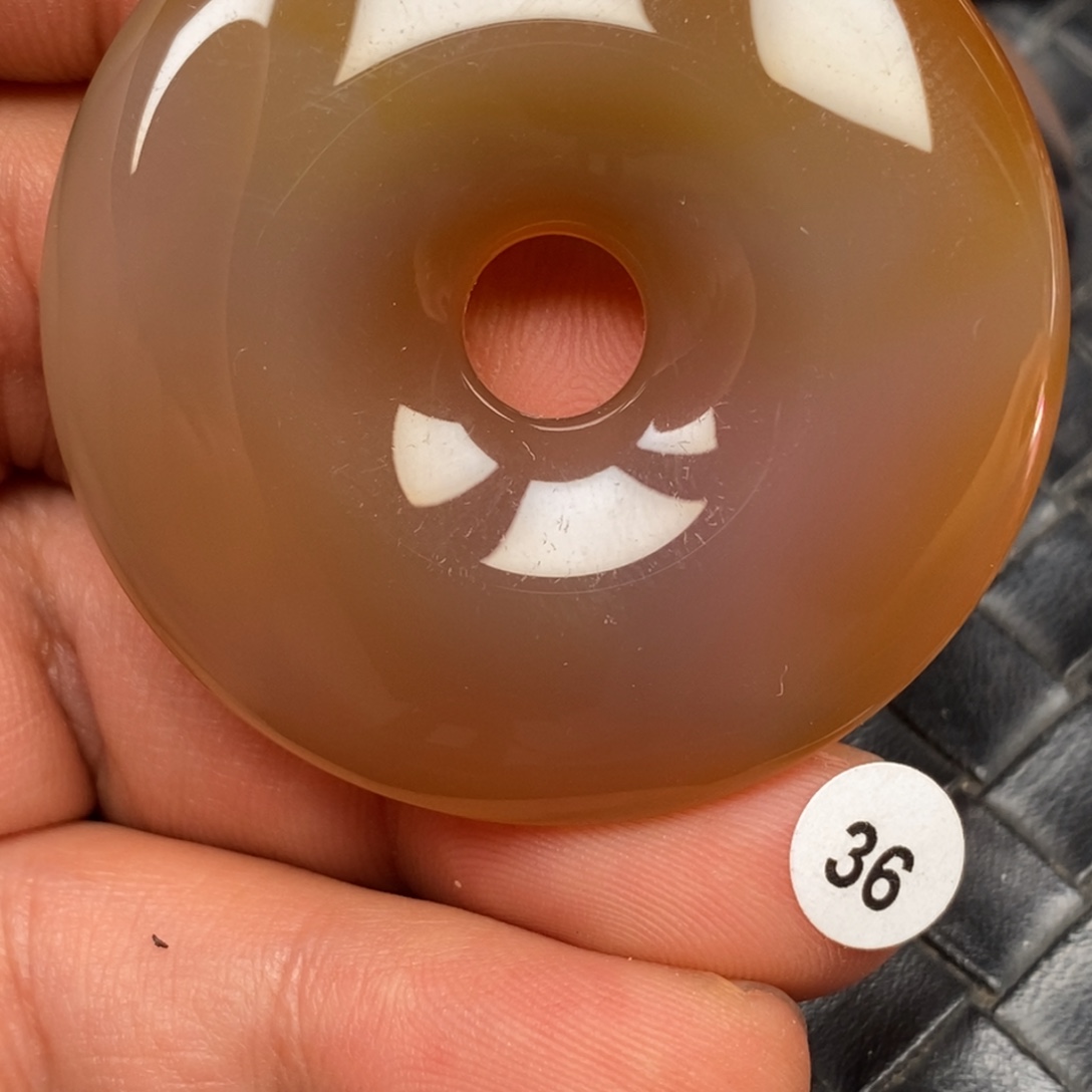 F***J玛瑙/玉髓未镶嵌颈饰挂件