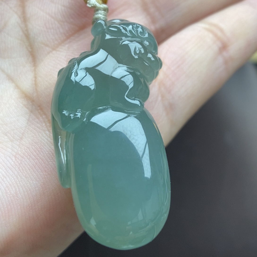 翡翠未镶嵌颈饰吊坠