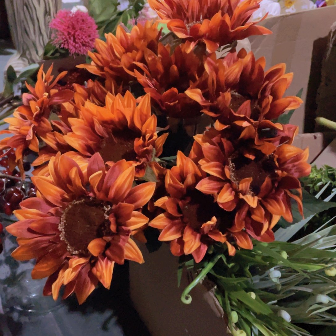 陶瓷花瓶，仿真绿植。