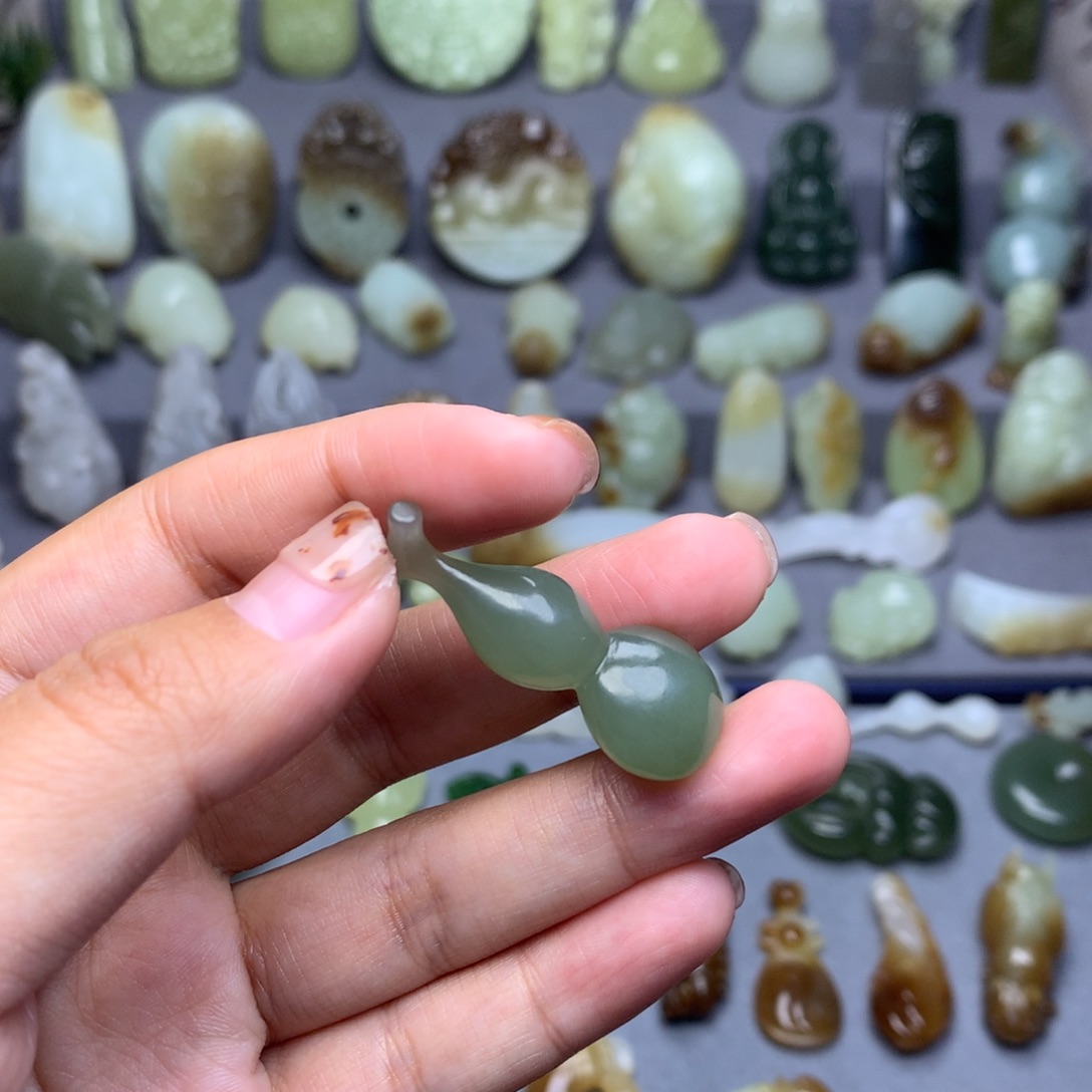 和田玉未镶嵌挂件