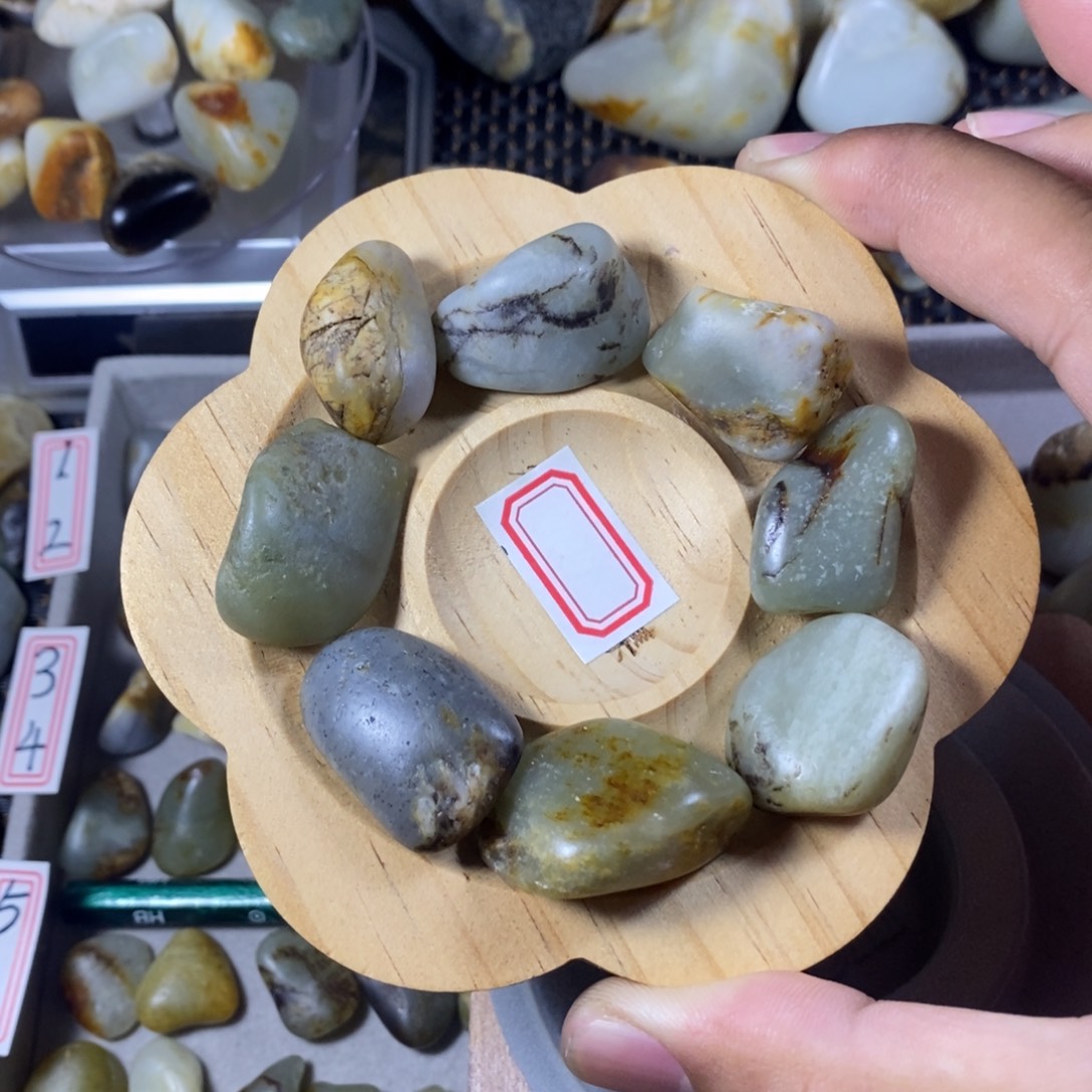 和田玉（糖玉）未镶嵌挂件