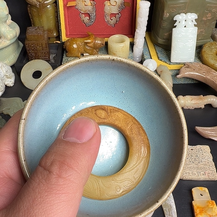 瓷片独**身陶瓷摆件与陶瓷摆设