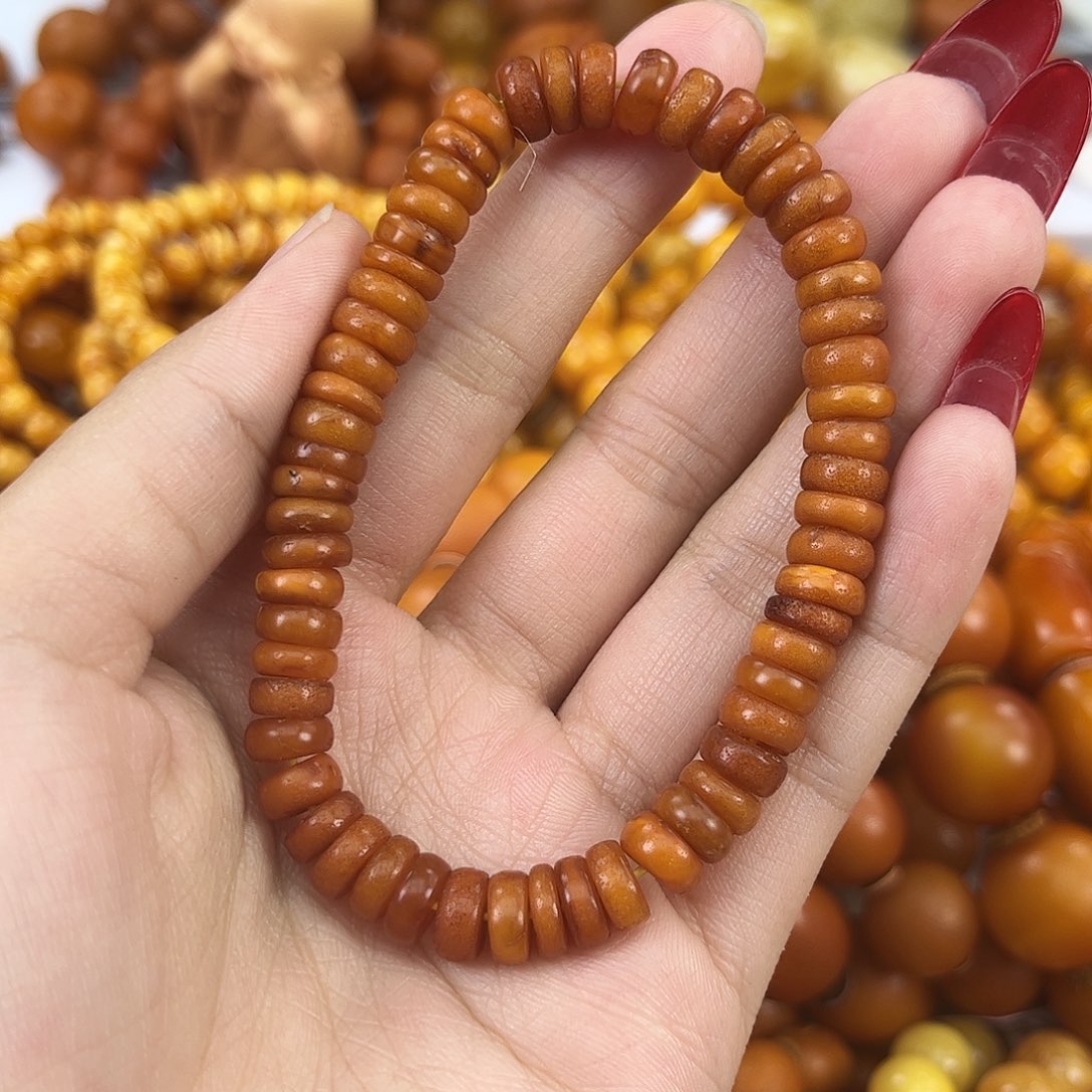 琥珀颈饰未镶嵌蜜蜡