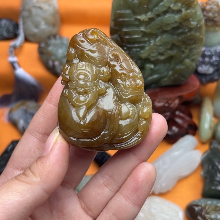 和田玉（糖玉）颈饰未镶嵌