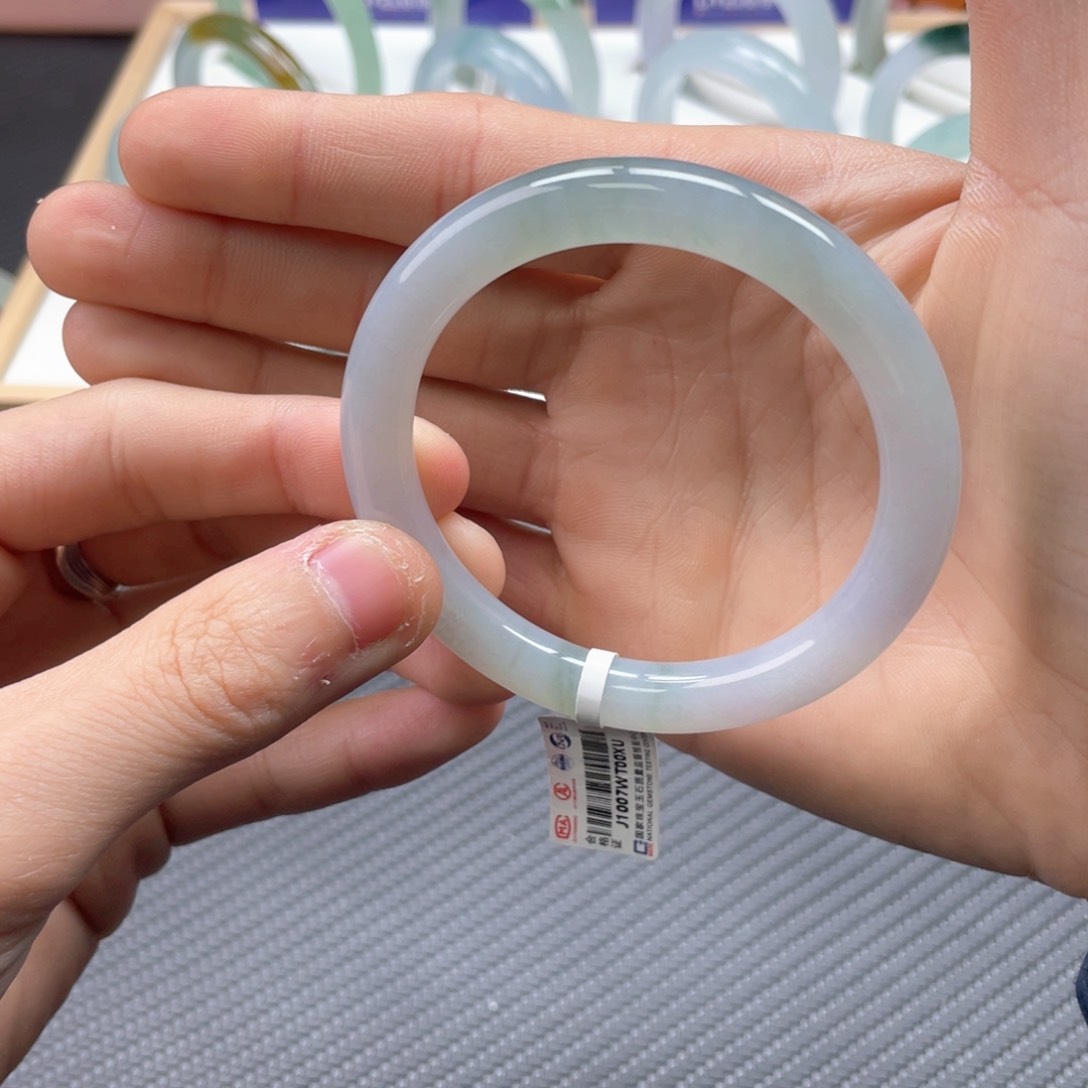 翡翠手镯未镶嵌天然缅甸a货翡翠手镯