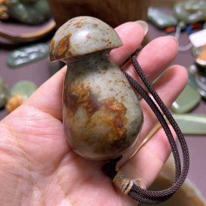 未镶嵌岫岩河磨玉（透闪石质玉）手绳